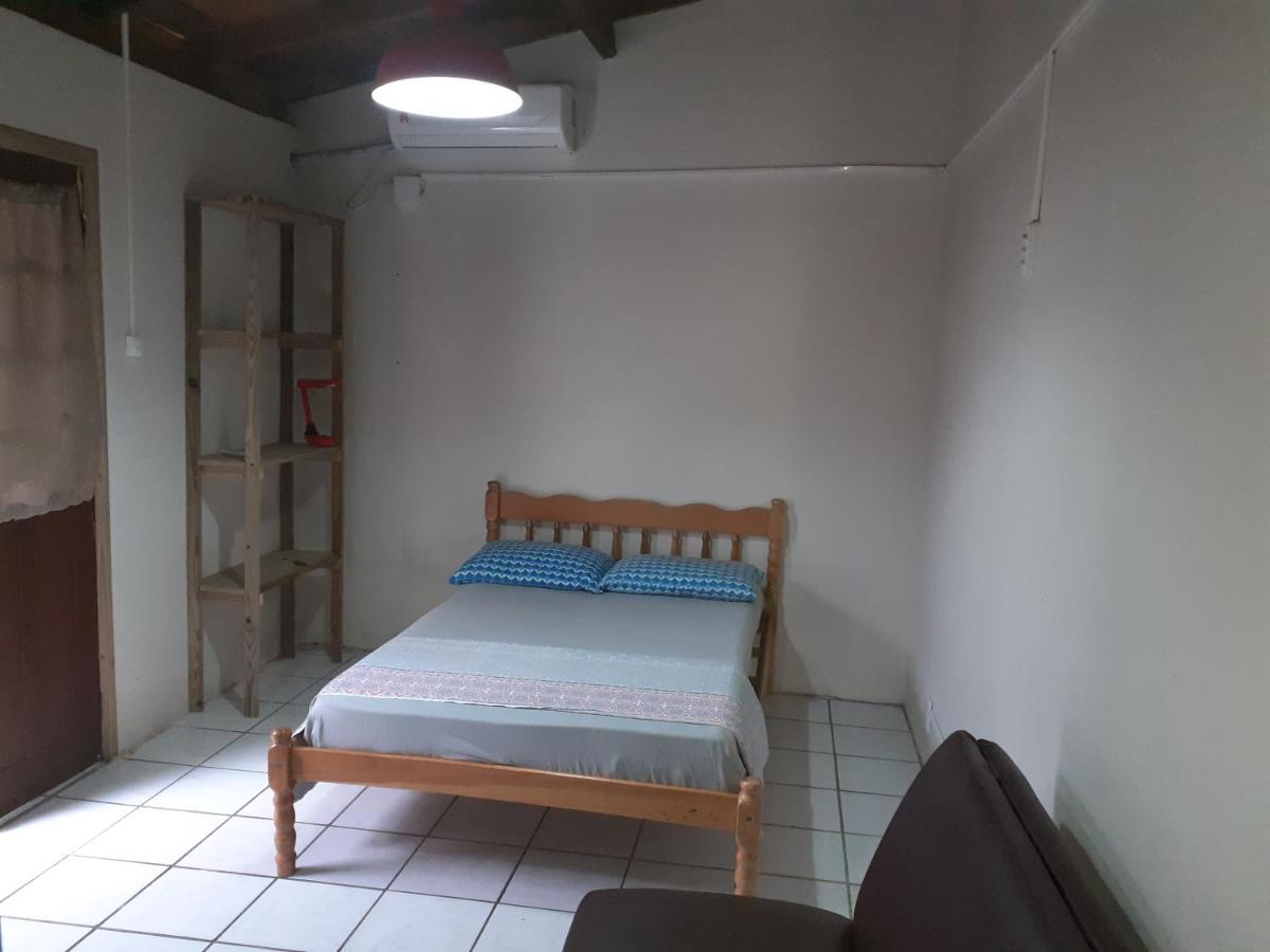 Bula House Uma Quadra Do Mar Apartman Garopaba Kültér fotó